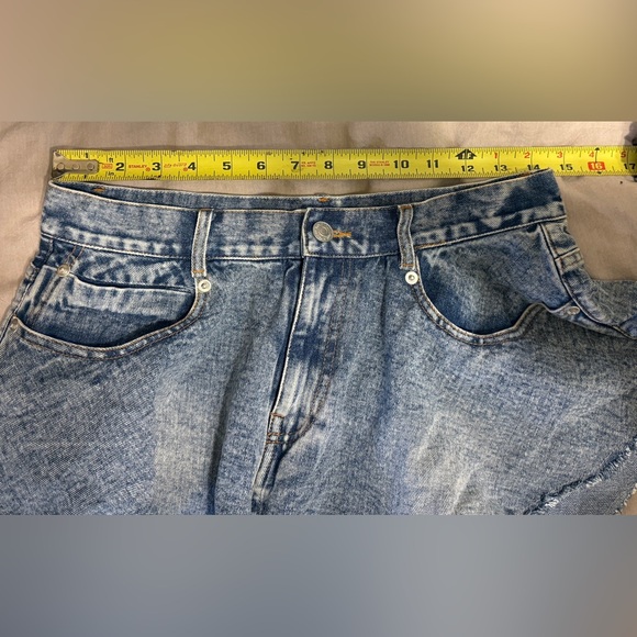 Distressed Ruffle Denim Shorts - Picture 7 of 8